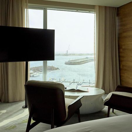 Octant Ponta Delgada Hotell Exteriör bild A room at the hotel